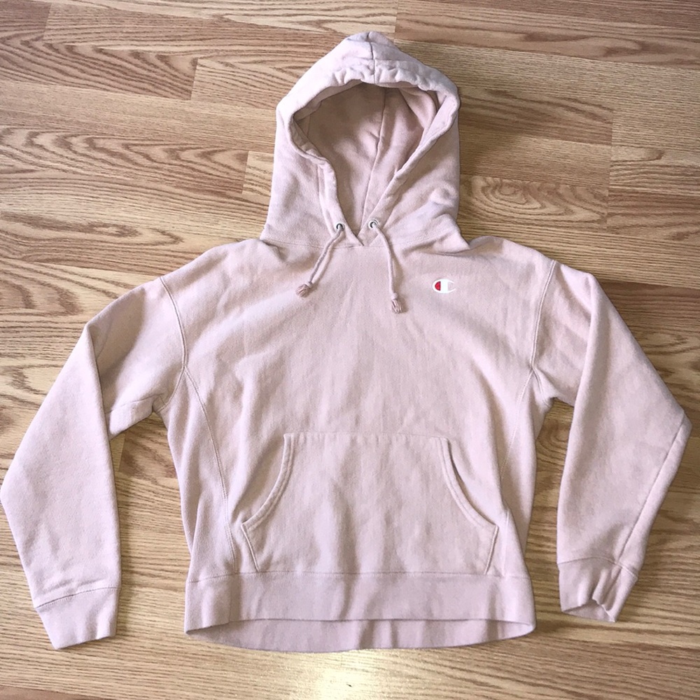 Champion cropped light pink hoodie.